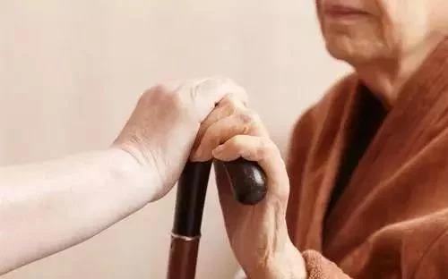 经颅磁治疗多少钱|脑出血后期康复训练有哪些